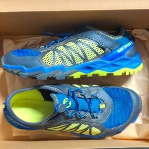 Hiking boots for boys